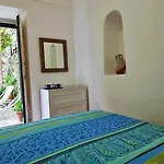 Lovely Panoramic House With Garden Ferienhaus Amalfi