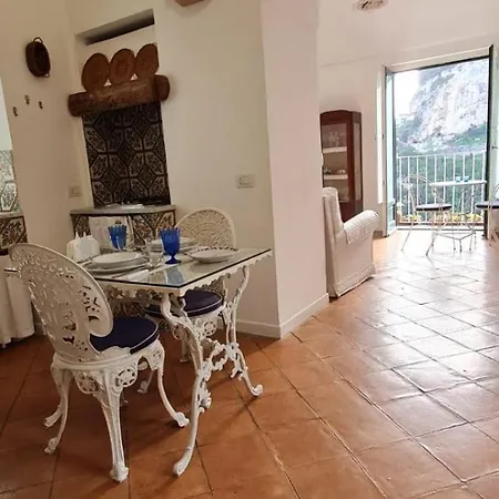 Сasa de vacaciones Lovely Panoramic House With Garden *