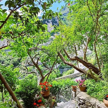 Сasa de vacaciones Lovely Panoramic House With Garden Amalfi