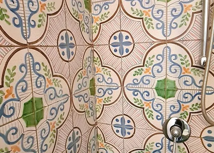 Feriehus Lovely Panoramic House With Garden