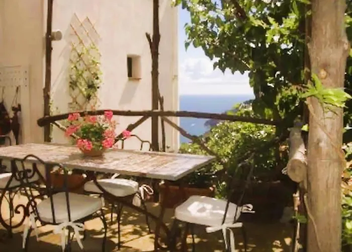 Lovely Panoramic House With Garden