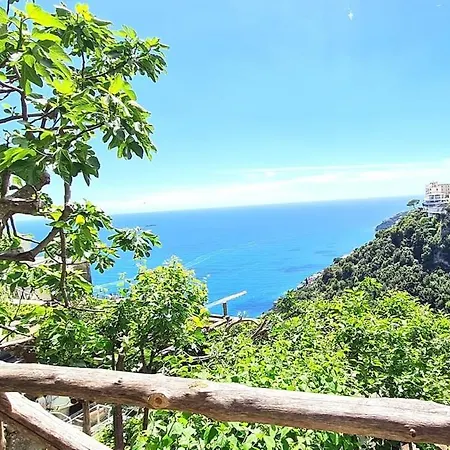 Lovely Panoramic House With Garden Дом отдыха Амальфи